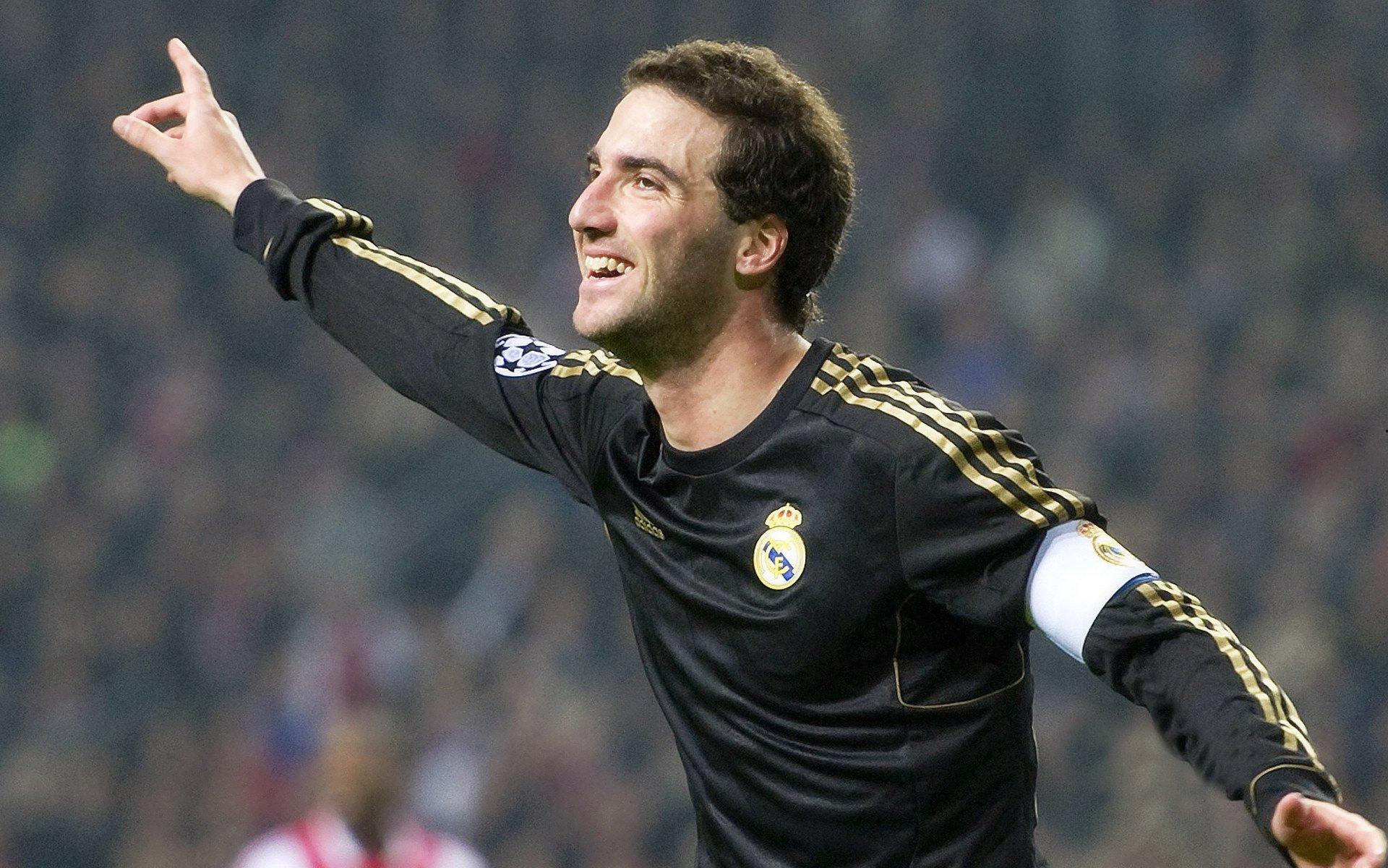 阿莫林回应加纳乔转会传闻，球员归属已定，未来由切尔西决定